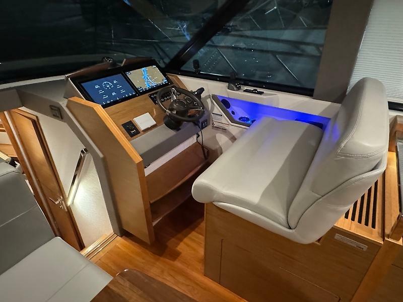 44' 2023 Tiara Yachts 44 Coupe