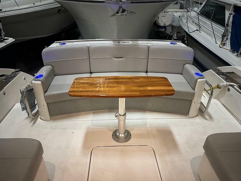 44' 2023 Tiara Yachts 44 Coupe