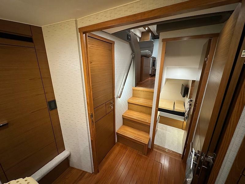 44' 2023 Tiara Yachts 44 Coupe