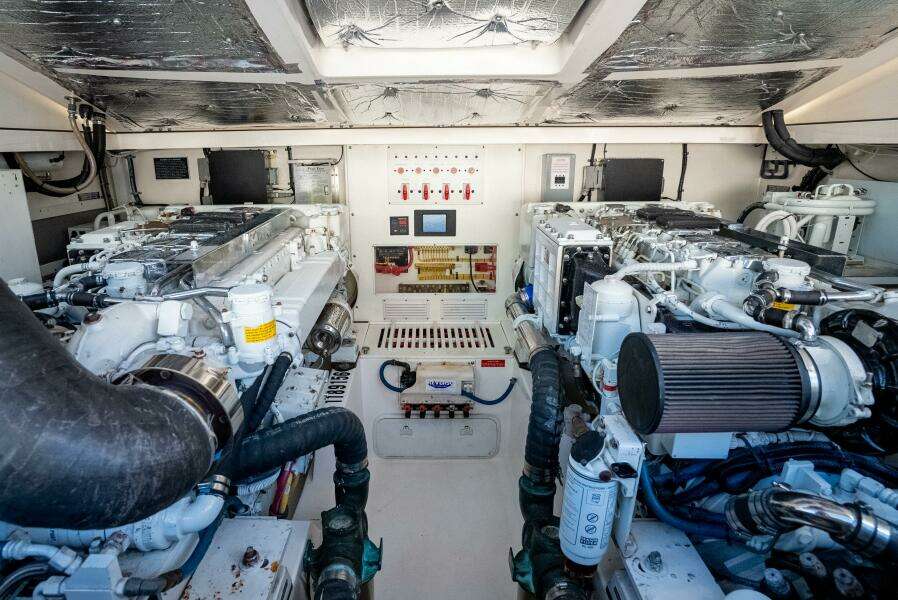 MOONDAWG 40ft Cabo Yacht For Sale