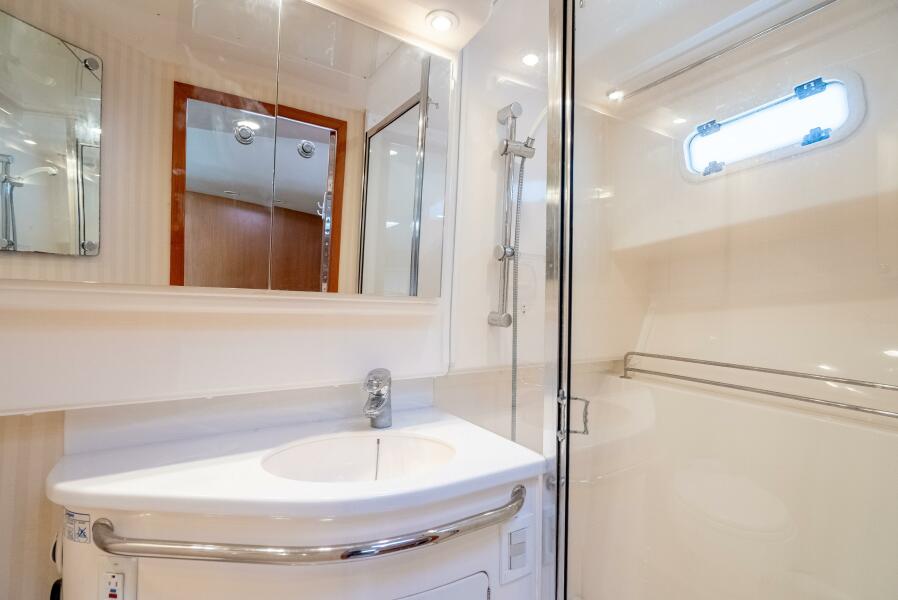 40' 2007 Cabo 40 Express