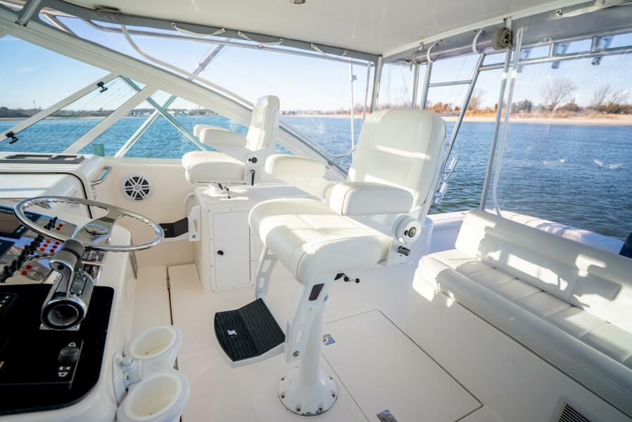 40' 2007 Cabo 40 Express