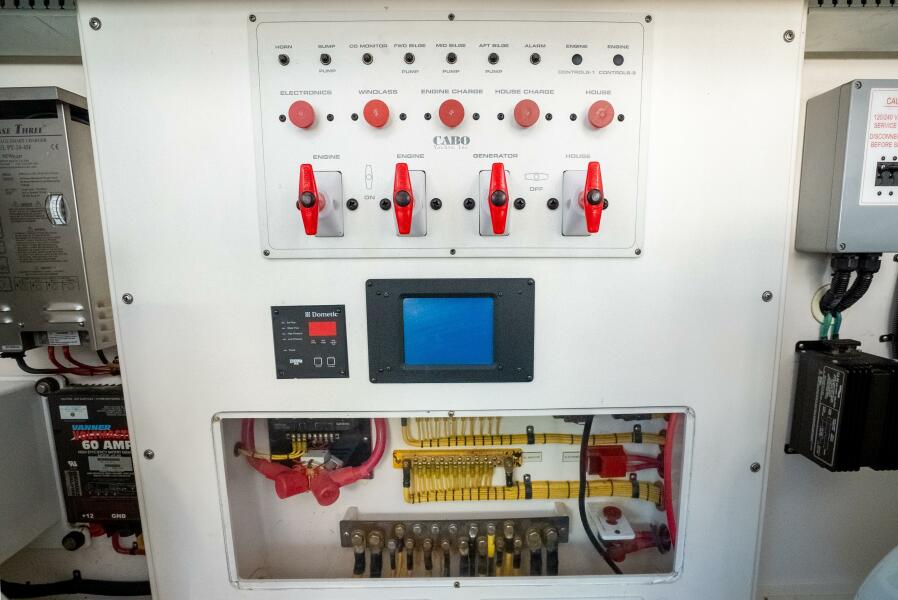 40' 2007 Cabo 40 Express