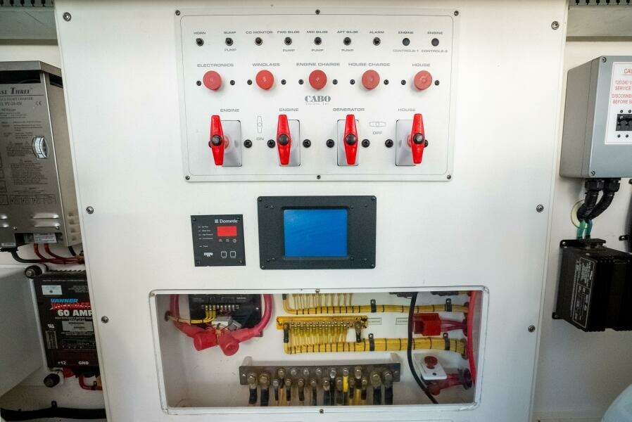 MOONDAWG 40ft Cabo Yacht For Sale