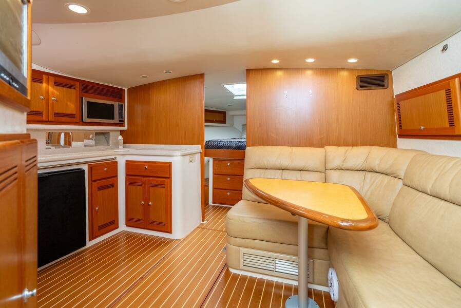 40' 2007 Cabo 40 Express