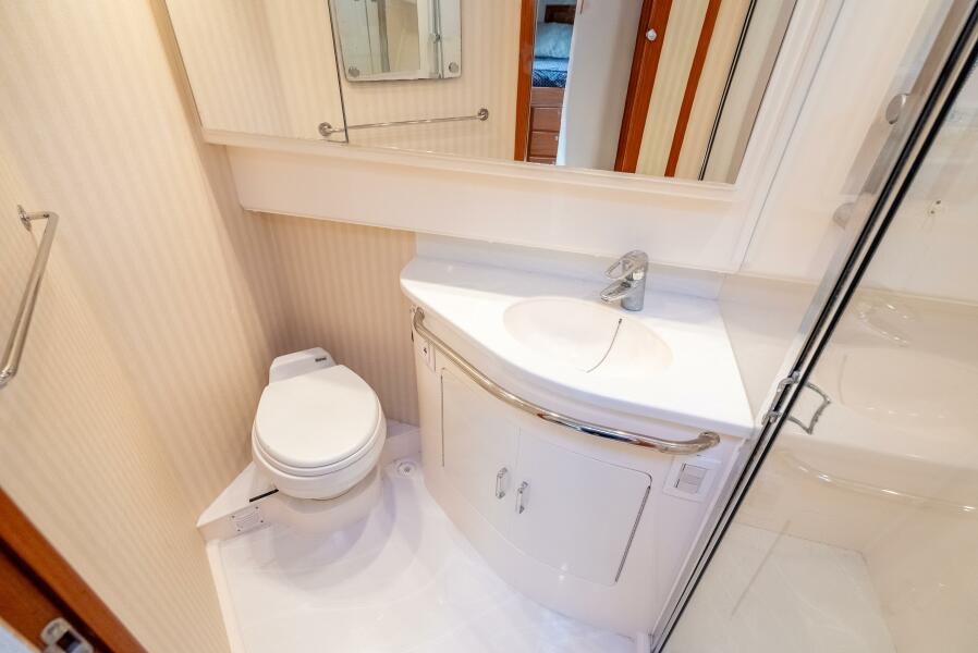 40' 2007 Cabo 40 Express