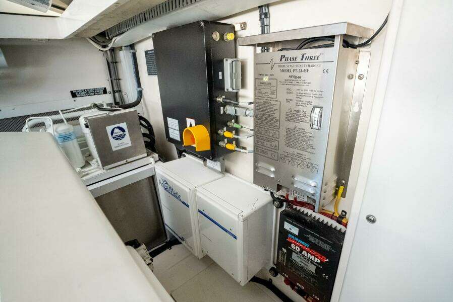 MOONDAWG 40ft Cabo Yacht For Sale