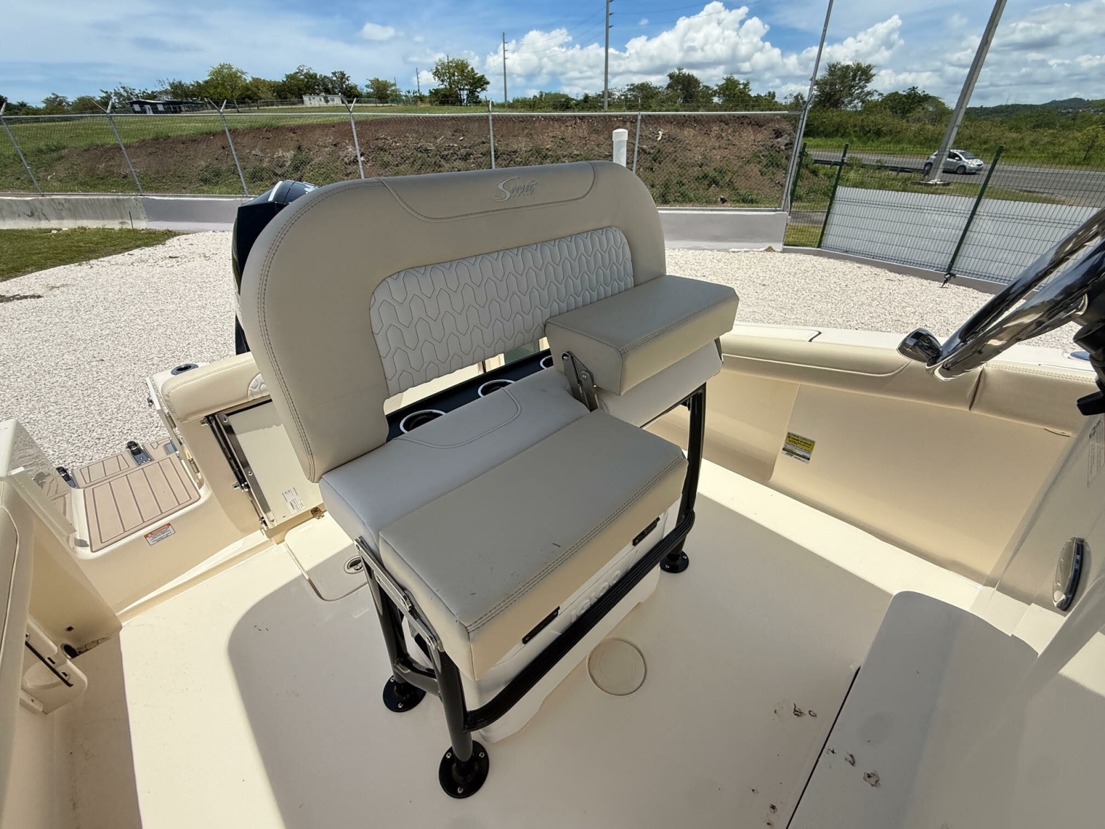 22' 2016 Scout 220 XSF