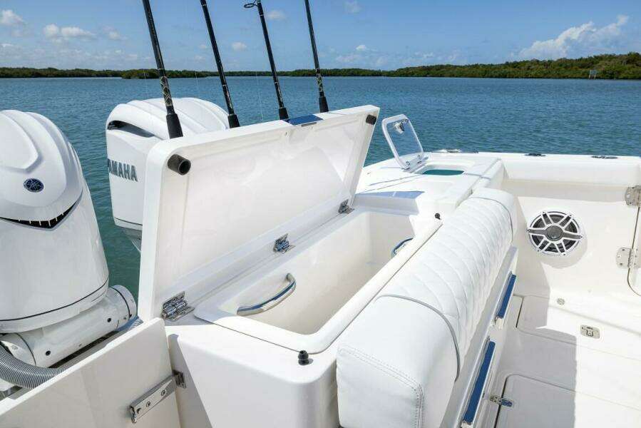 32ft Pursuit Yacht For Sale