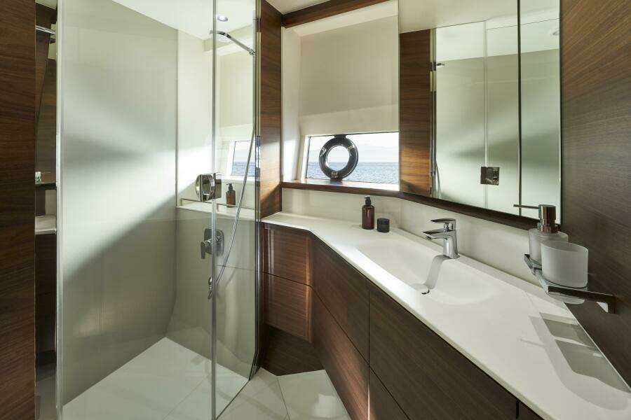 2026 Princess F65 - Forward Cabin Bathroom