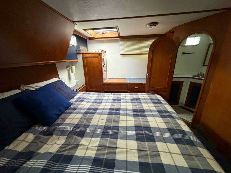 Sunset Magic III 38ft Golden Star Yacht For Sale