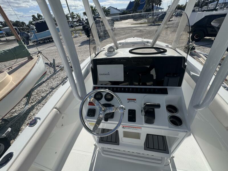 21' 2021 Sea Hunt Ultra 219
