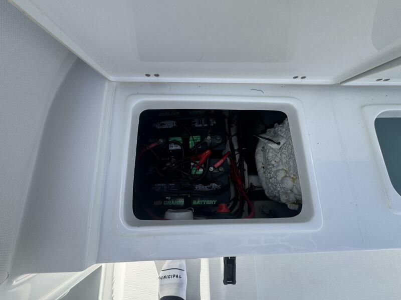 21' 2021 Sea Hunt Ultra 219