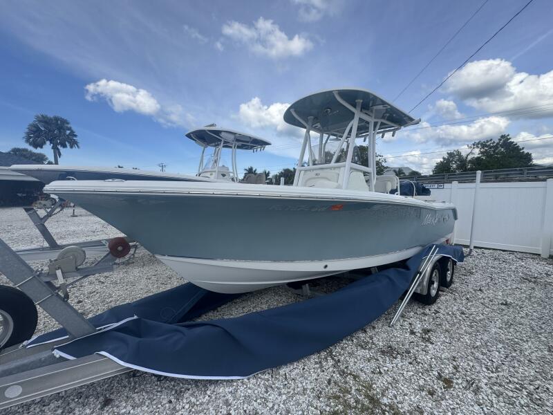 21' 2021 Sea Hunt Ultra 219