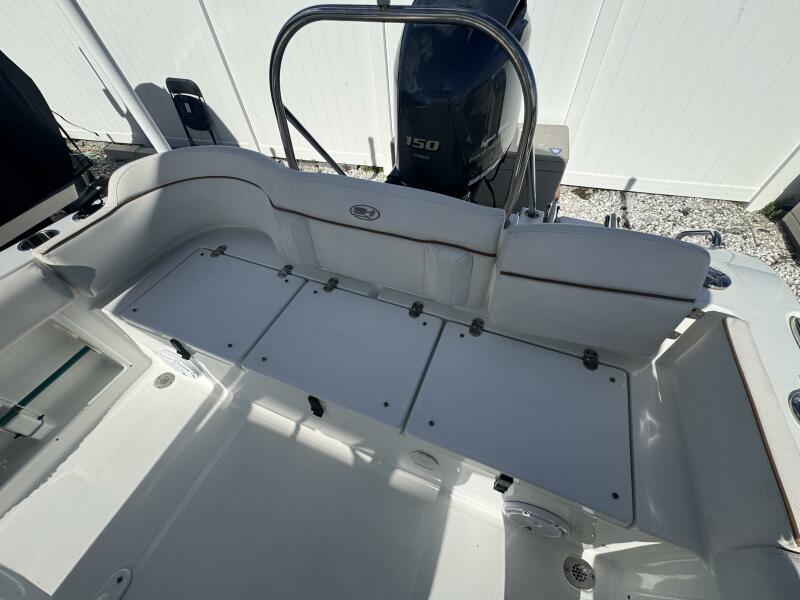 21' 2021 Sea Hunt Ultra 219