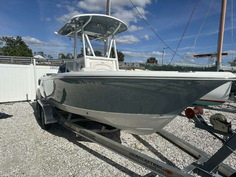 21ft Sea Hunt Yacht For Sale