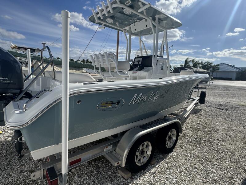 21' 2021 Sea Hunt Ultra 219