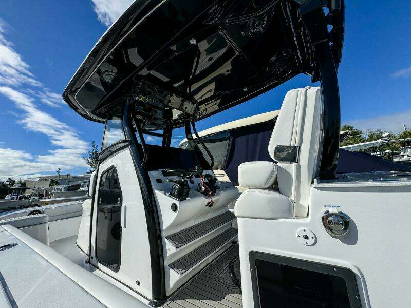 31ft Tidewater Yacht For Sale