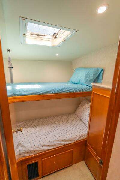 LIMITLESS 51ft Post Yacht For Sale