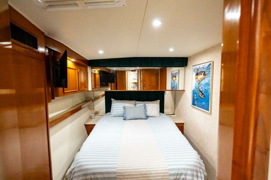 LIMITLESS 51ft Post Yacht For Sale