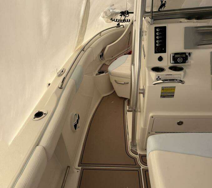 22ft Robalo Yacht For Sale