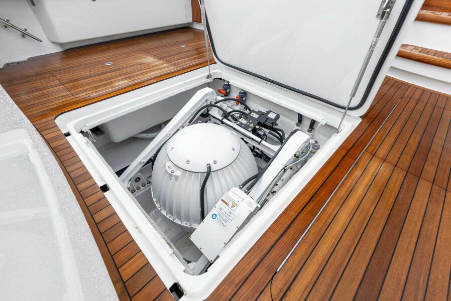 68' 2022 Viking 68 Enclosed Bridge