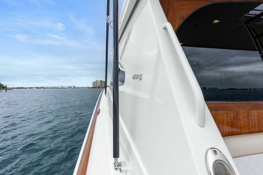 68' 2022 Viking 68 Enclosed Bridge