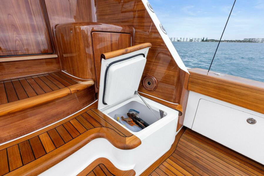 68' 2022 Viking 68 Enclosed Bridge