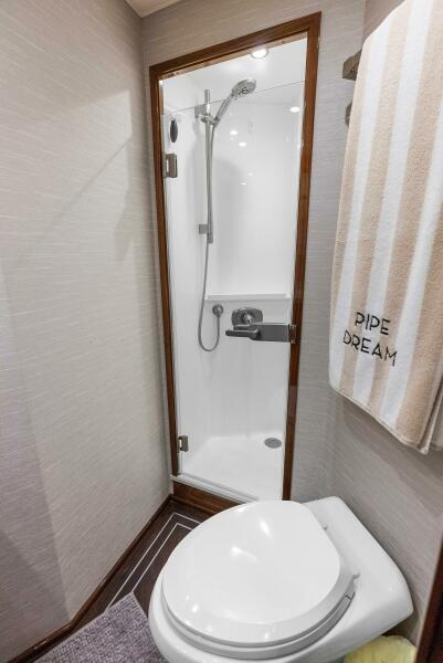 68' 2022 Viking 68 Enclosed Bridge