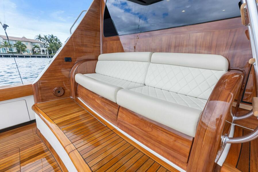 68' 2022 Viking 68 Enclosed Bridge