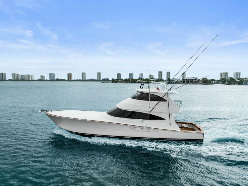 68' 2022 Viking 68 Enclosed Bridge