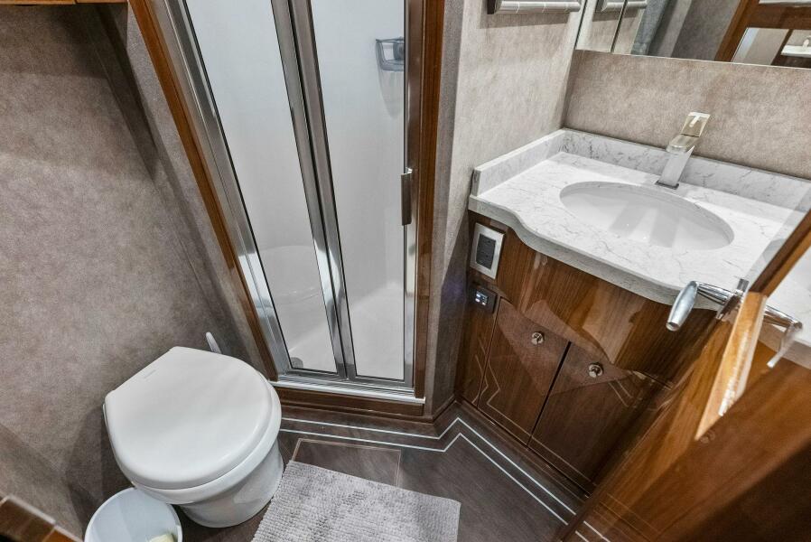 68' 2022 Viking 68 Enclosed Bridge