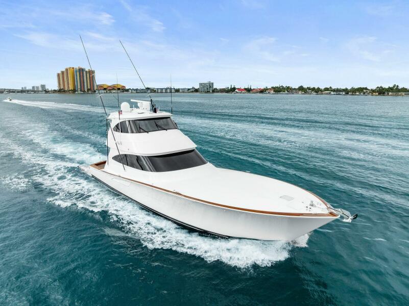 68' 2022 Viking 68 Enclosed Bridge