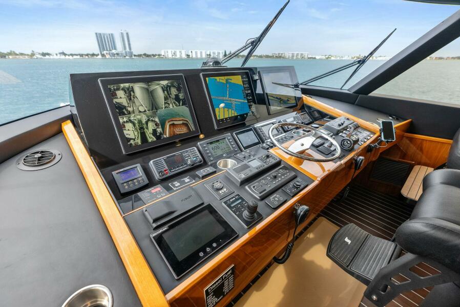 68' 2022 Viking 68 Enclosed Bridge