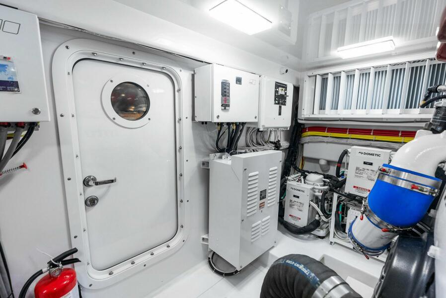 68' 2022 Viking 68 Enclosed Bridge