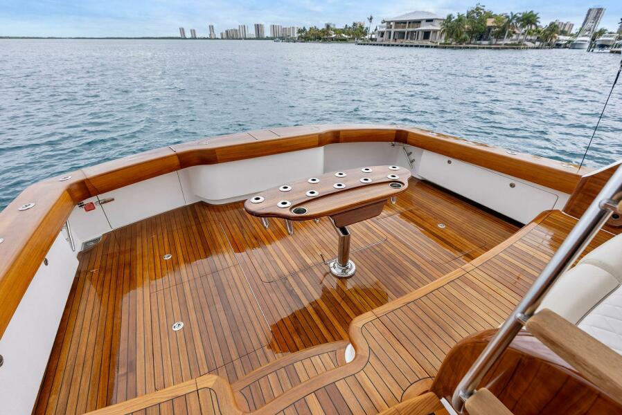 68' 2022 Viking 68 Enclosed Bridge