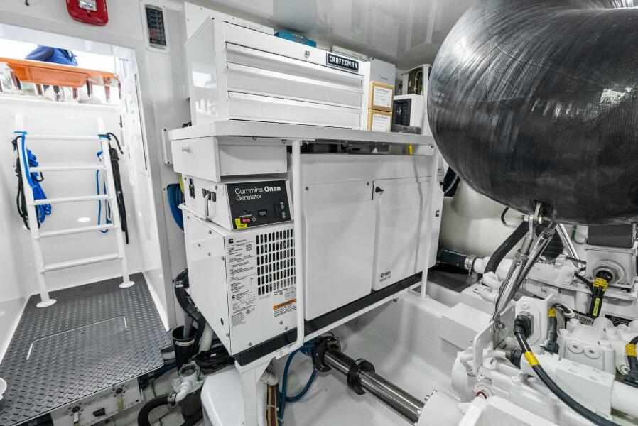 68' 2022 Viking 68 Enclosed Bridge