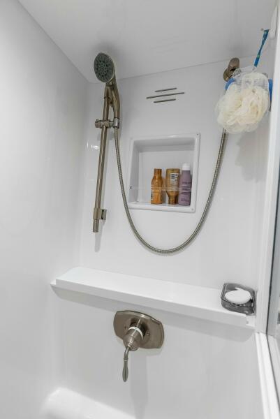 68' 2022 Viking 68 Enclosed Bridge