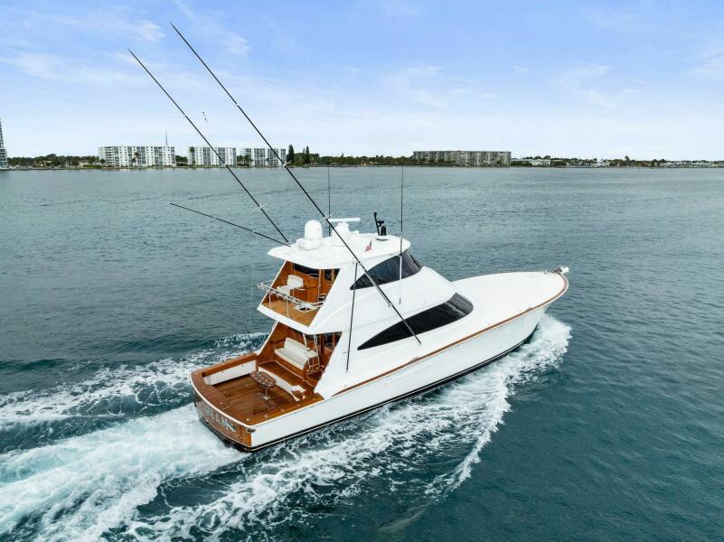 68' 2022 Viking 68 Enclosed Bridge