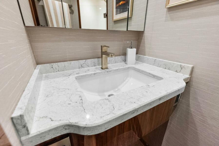 68' 2022 Viking 68 Enclosed Bridge