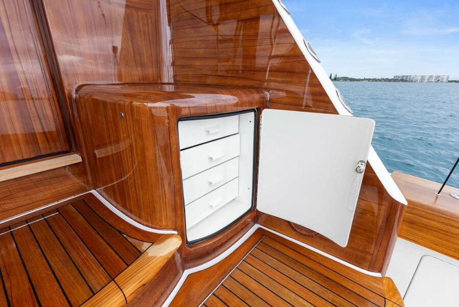 68' 2022 Viking 68 Enclosed Bridge