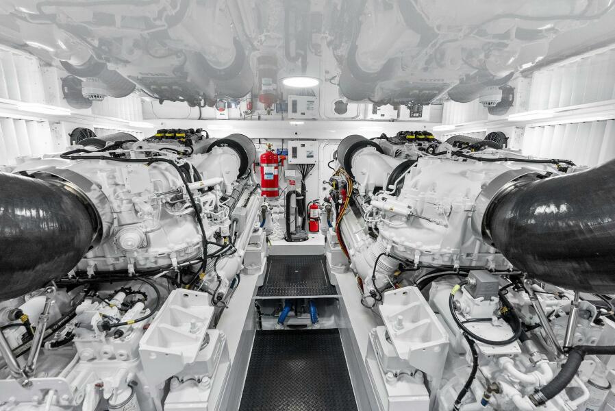 68' 2022 Viking 68 Enclosed Bridge