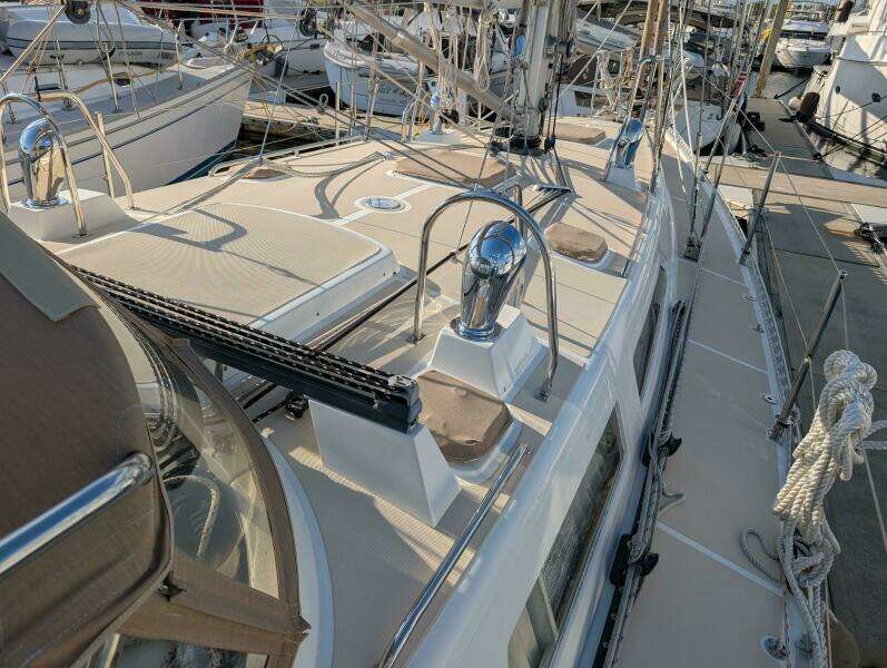 UBIQUITOUS 46ft Outbound Yacht For Sale