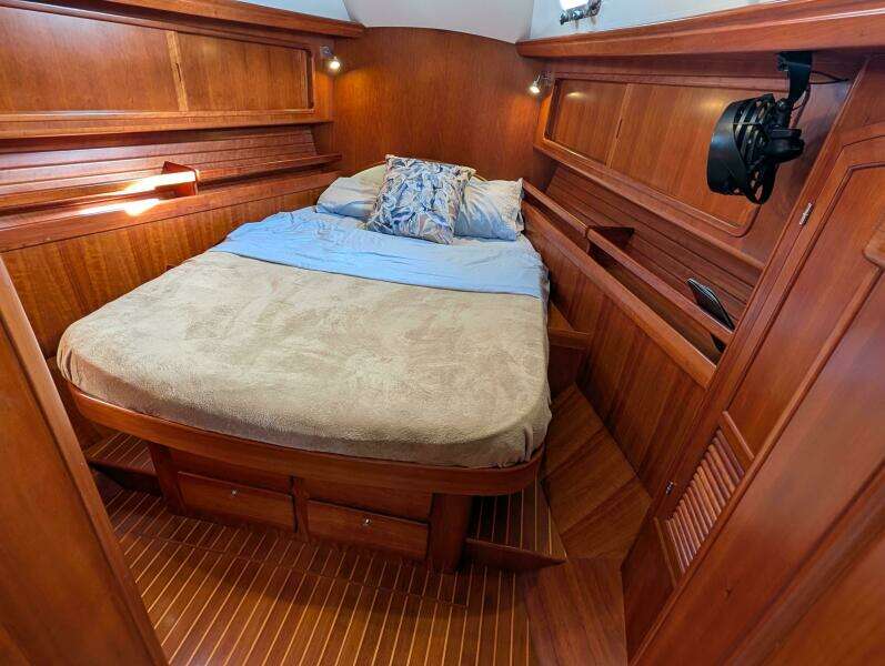 UBIQUITOUS 46ft Outbound Yacht For Sale