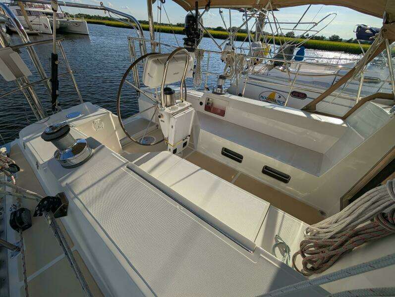 UBIQUITOUS 46ft Outbound Yacht For Sale