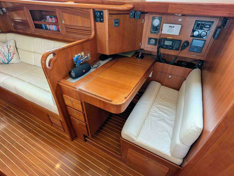 UBIQUITOUS 46ft Outbound Yacht For Sale