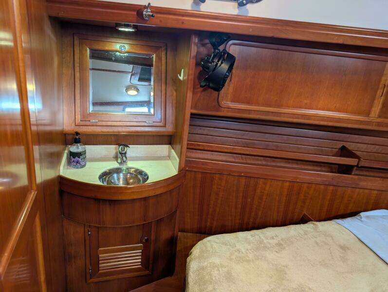UBIQUITOUS 46ft Outbound Yacht For Sale