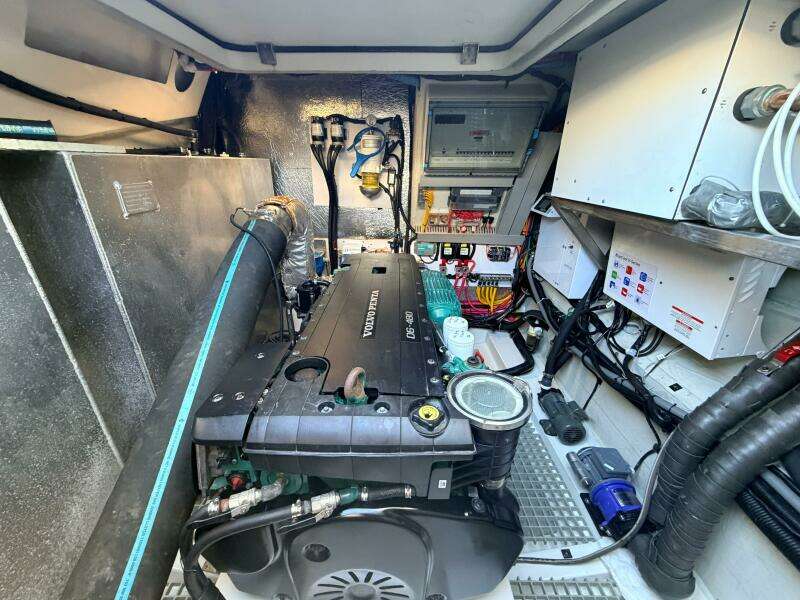 54ft Aquila Yacht For Sale