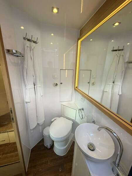 54ft Aquila Yacht For Sale