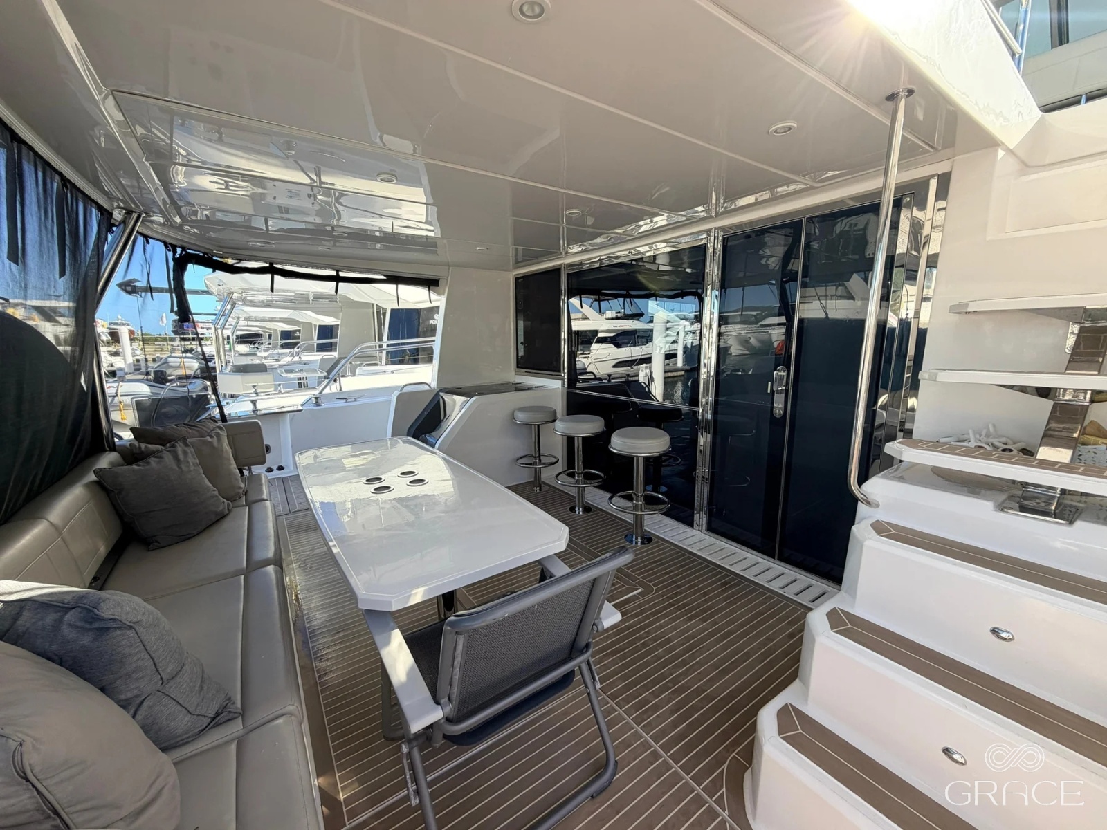 2022 Aquila 54 Yacht